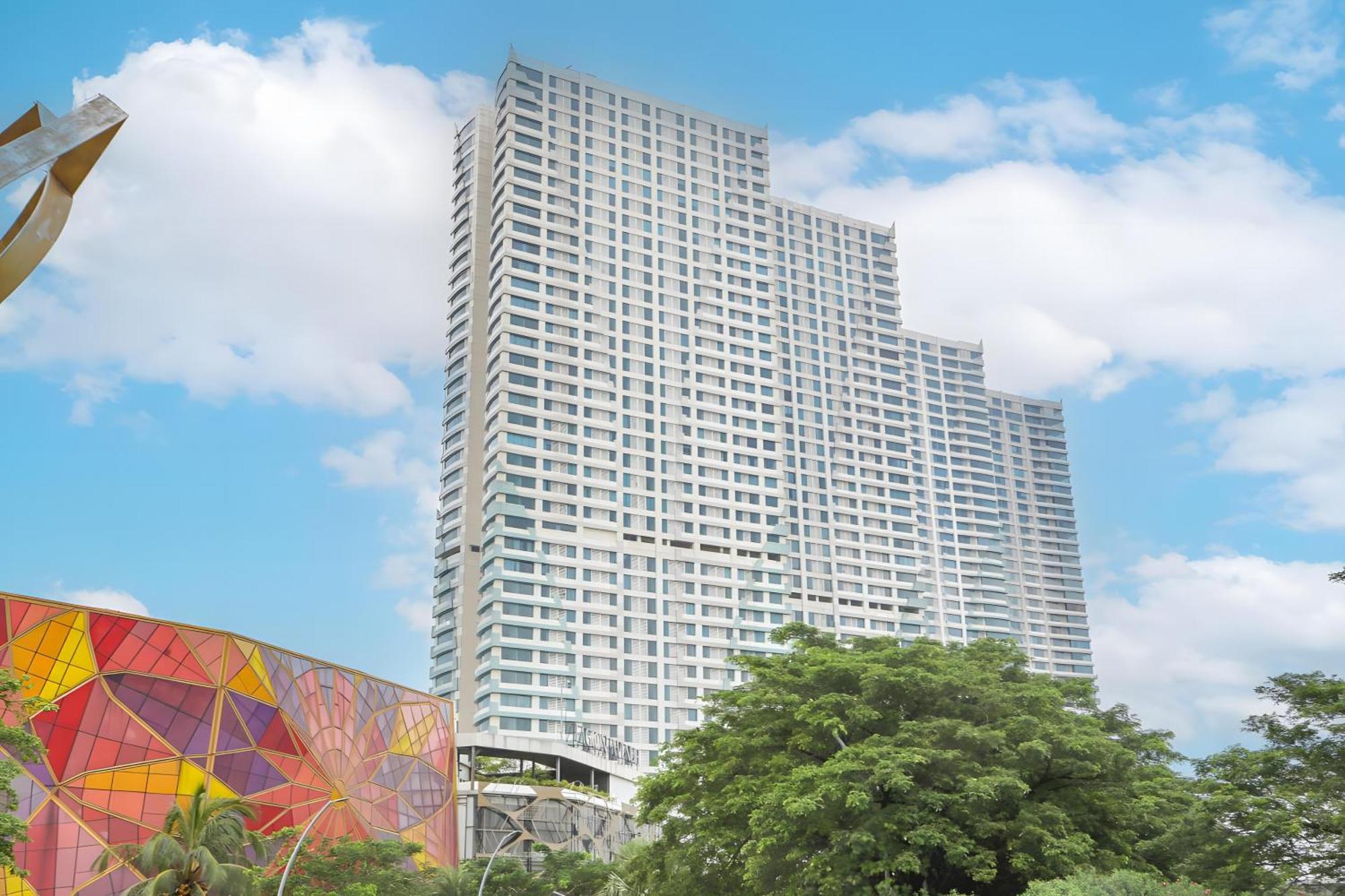 Oyo 93703 F88 Hotel Bekasi Eksteriør billede